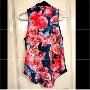 Lululemon size 6 rose button top